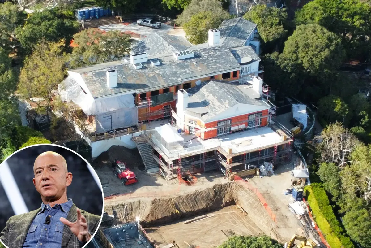 Jeff Bezos' luxe stekkie in Beverly Hills: een mix van verleden en nu